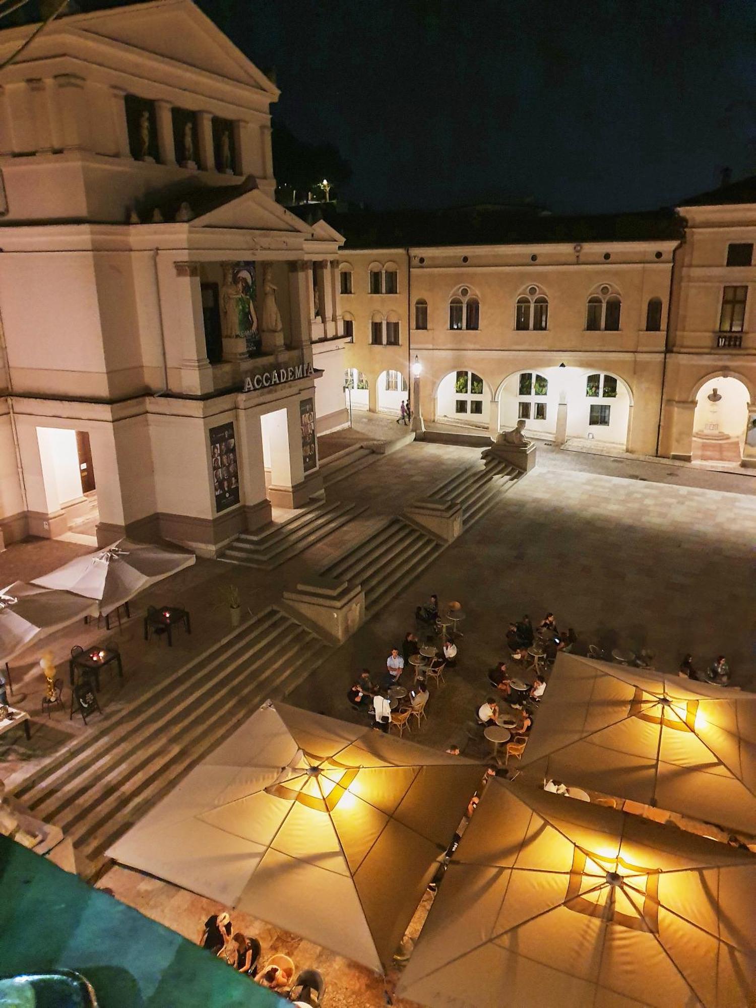 Attico Di Piazza Cima Conegliano Exterior foto