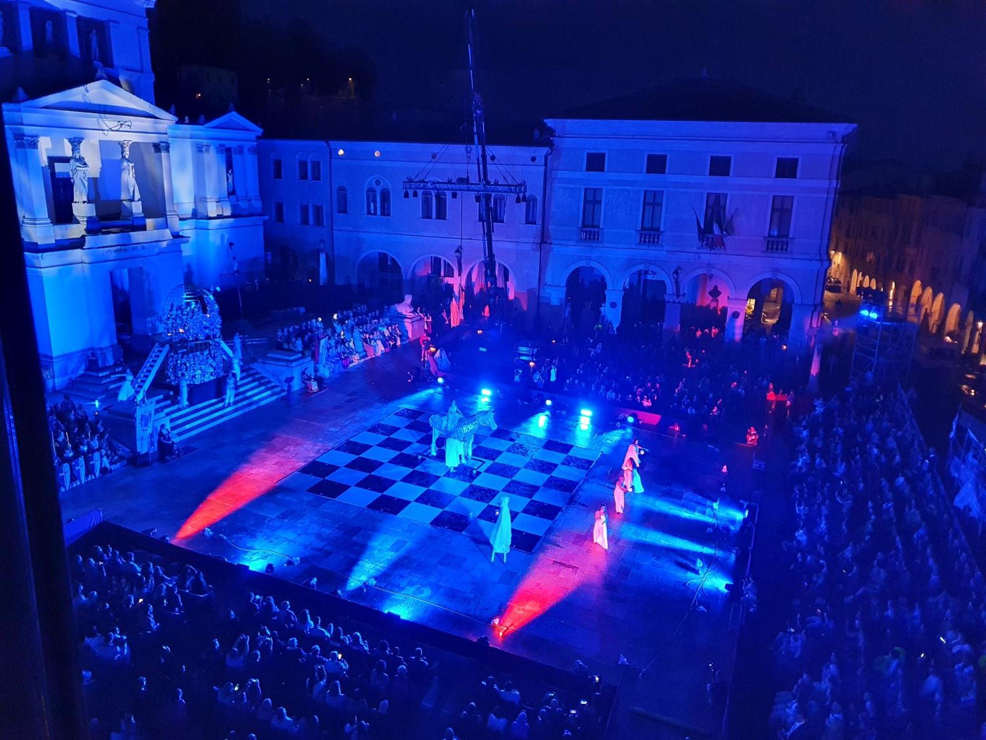 Attico Di Piazza Cima Conegliano Exterior foto