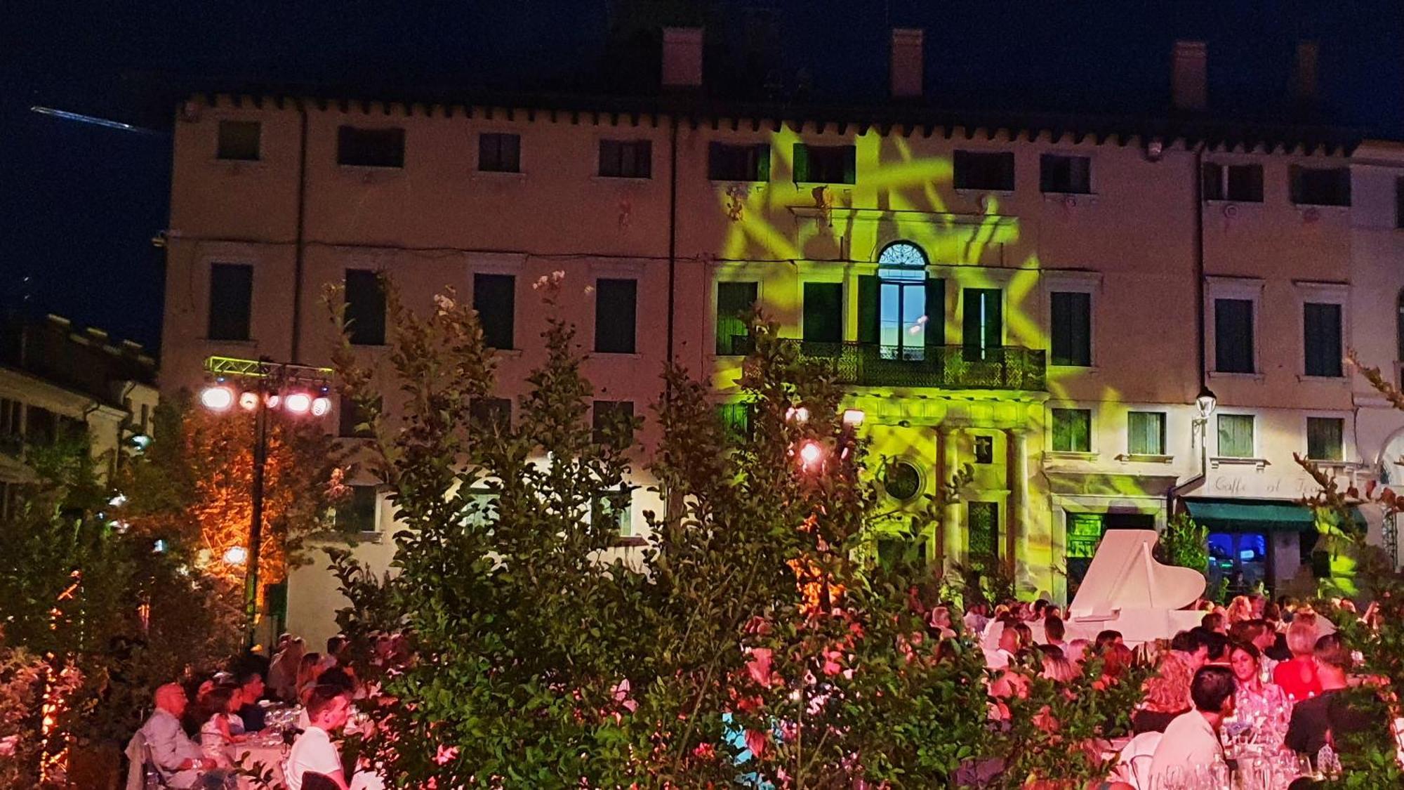 Attico Di Piazza Cima Conegliano Exterior foto